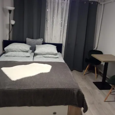 22 Hostel *