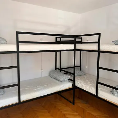 22 Hostel *